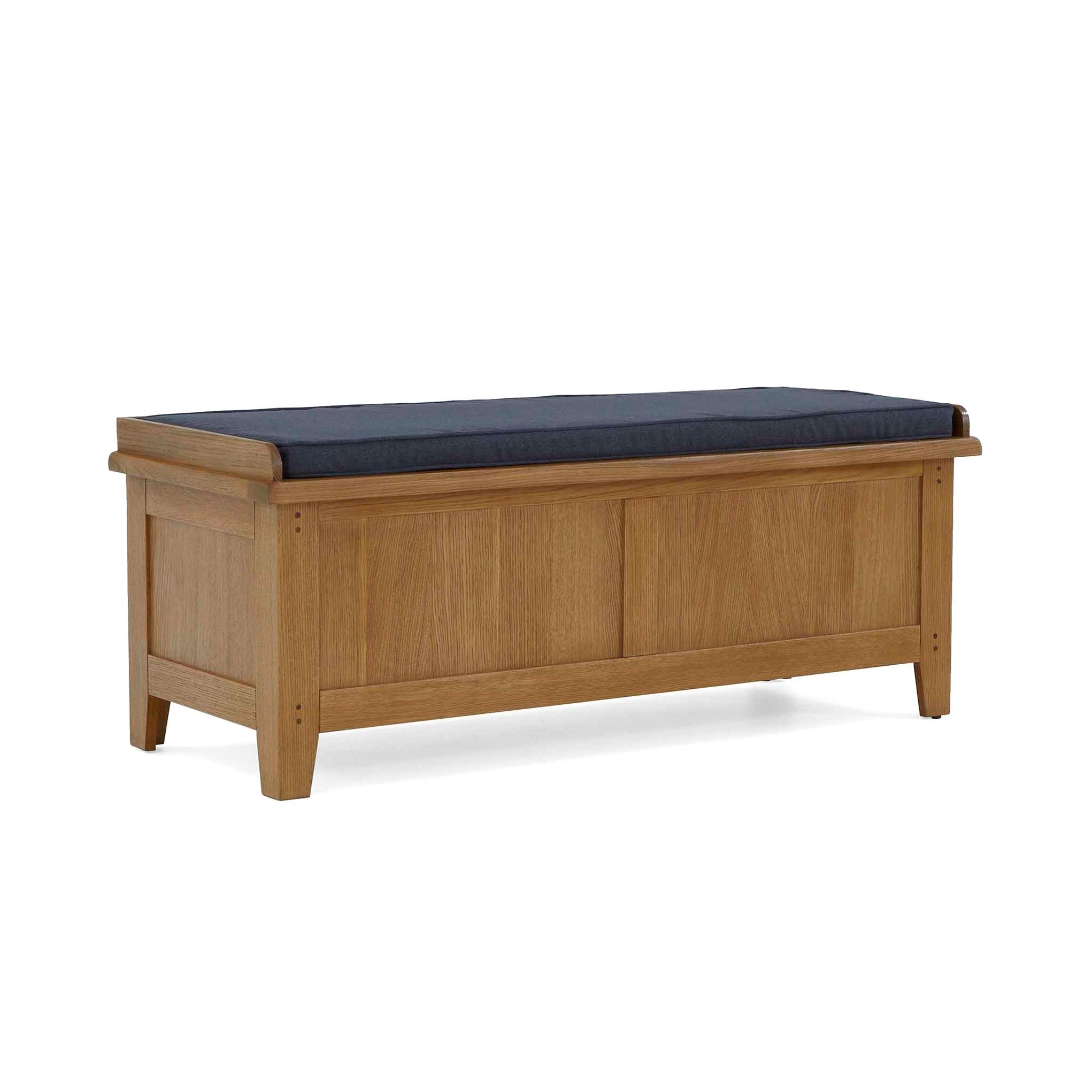 Banc de rangement rembourré en chêne rouge