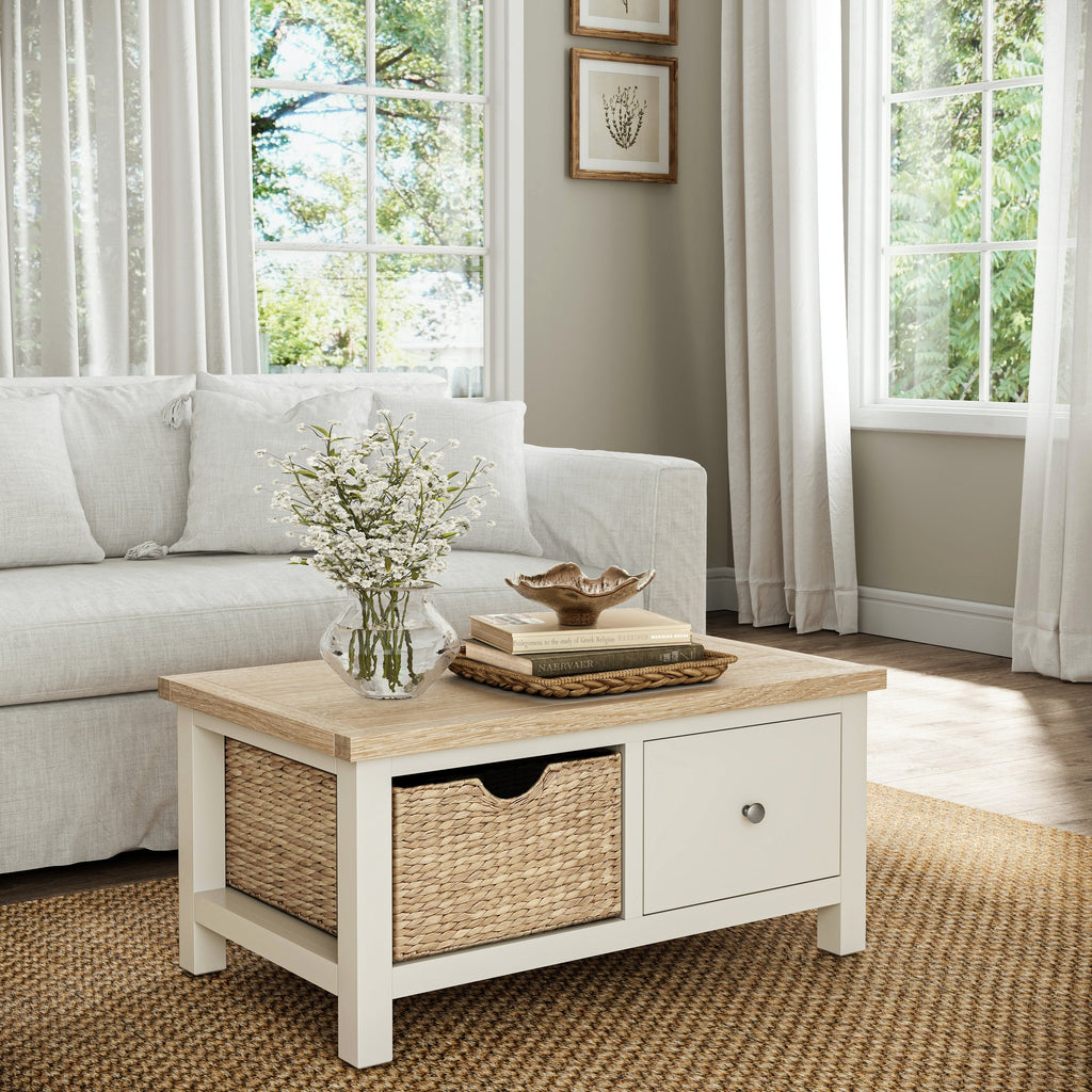 Table basse avec panier en osier et tiroir