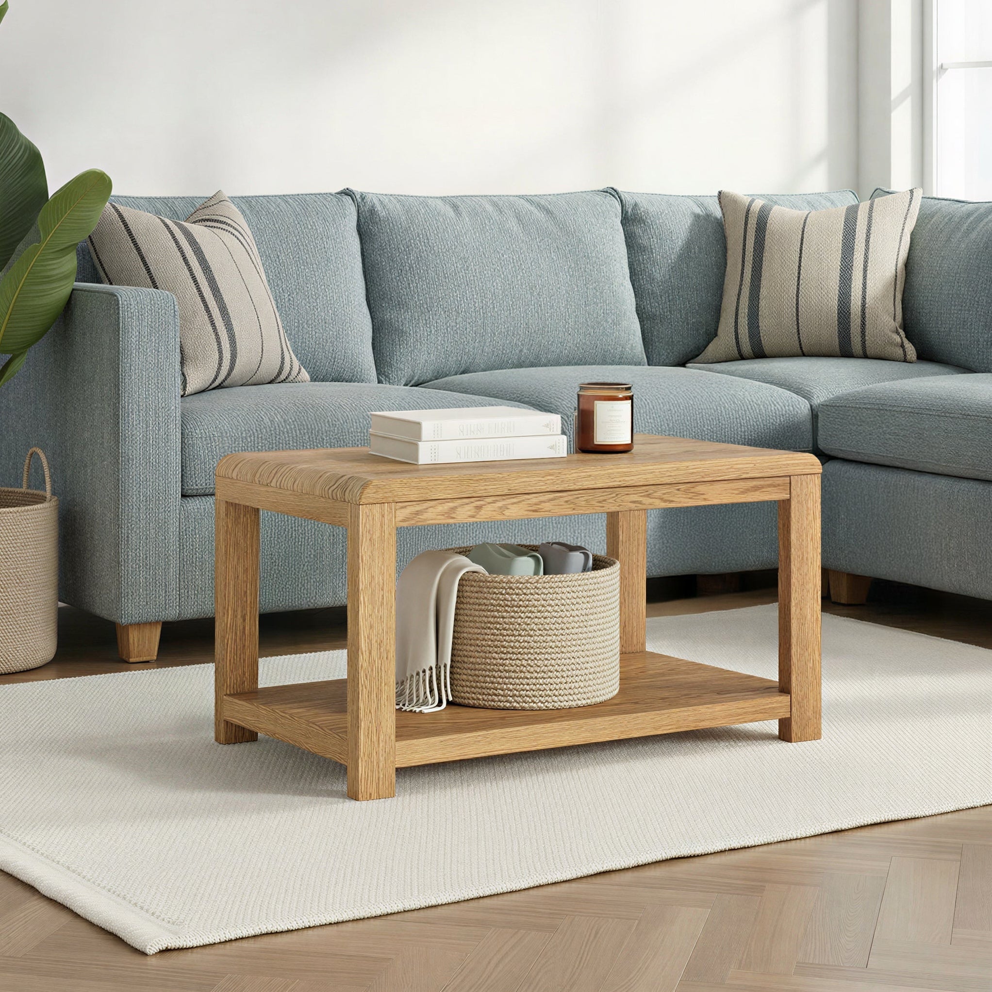 Table basse en placage de chêne avec étagère inférieure